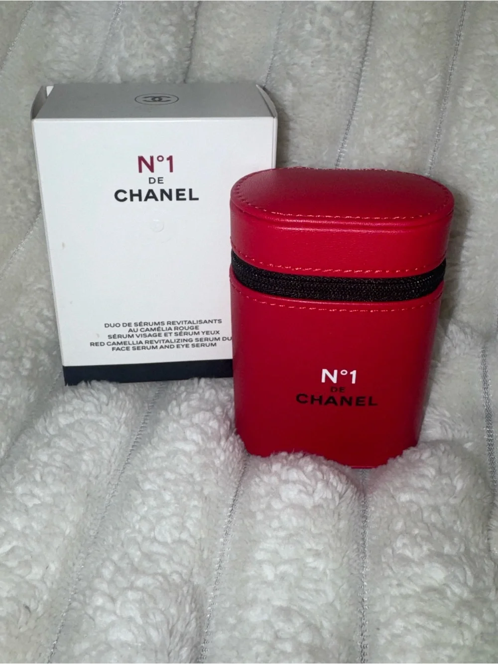 CHANEL N°1 De Chanel Revitalizing Serum Duo - Red